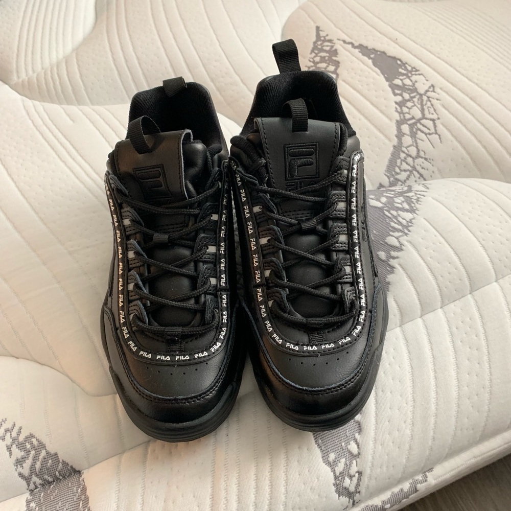 Fila WMN’s Disruptor Tennis Shoes